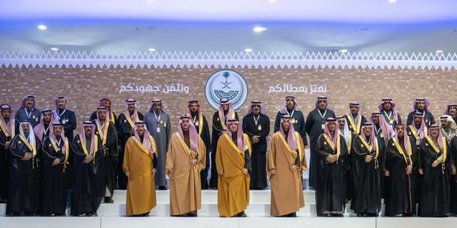 الأمير
      عبدالعزيز
      بن
      سعود
      يلتقي
      متقاعدي
      إمارة
      منطقة
      الجوف
      وقطاعات
      وزارة
      الداخلية
      بالمنطقة