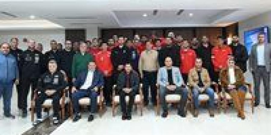 وزير
      الرياضة
      يدعم
      المنتخب
      الوطني
      استعدادًا
      لأمم
      افريقيا
      اليد
      2026