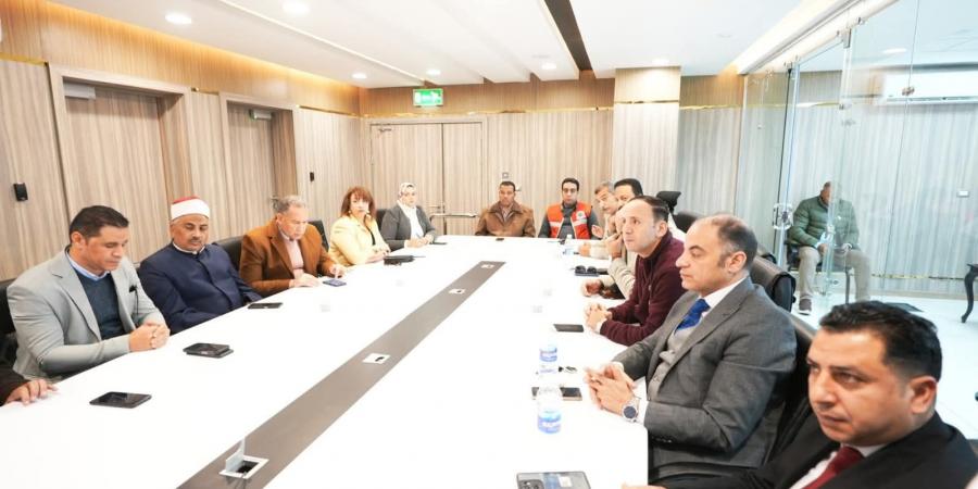 محافظ
      أسيوط
      يتابع
      جولة
      الإعادة
      بالدائرة
      الثالثة
      من
      مركز
      سيطرة
      الشبكة
      الوطنية
      بالديوان
      العام