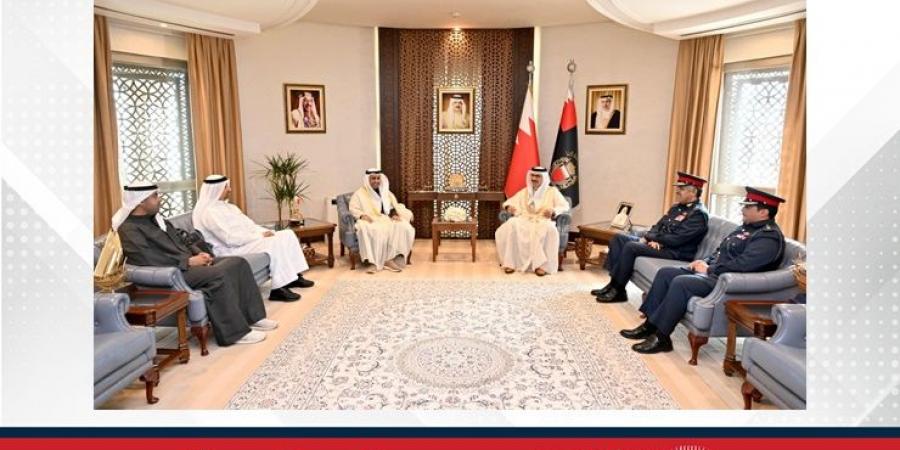 وزير الداخلية يتلقى دعوة لزيارة الكويت ويؤكد خلال استقباله مدير عام خفر السواحل الكويتي على تعزيز التعاون والتنسيق الأمني وتبادل الخبرات بين البلدين