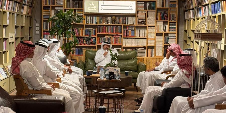 نادي آفاق الأدبي يختتم 2025 بمحاضرة ” ماهية الرواية”