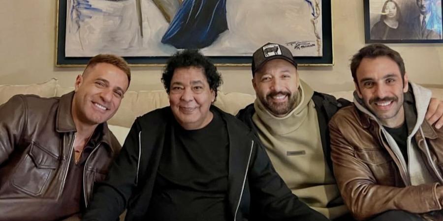 ضحكة من القلب.. أحدث ظهور للكينج محمد منير مع فرقة واما