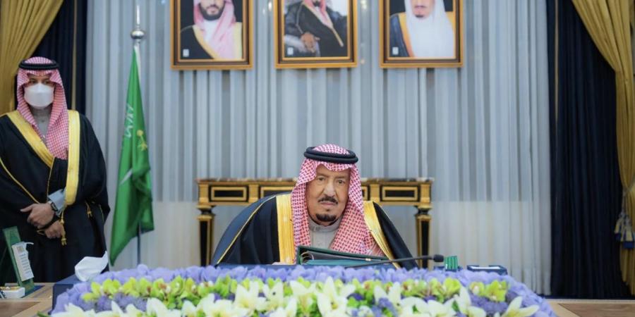 خادم الحرمين الشريفين يرأس جلسة مجلس الوزراء في الرياض
