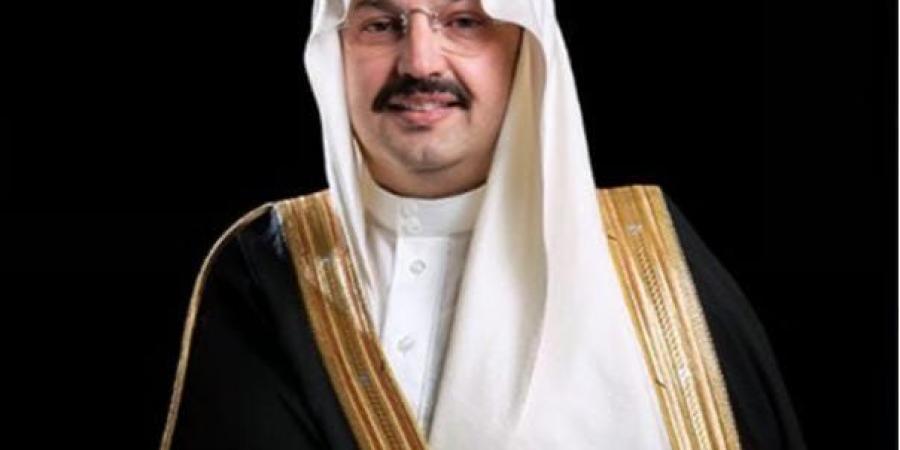 سمو أمير منطقة عسير يزور قرية آل الداحس