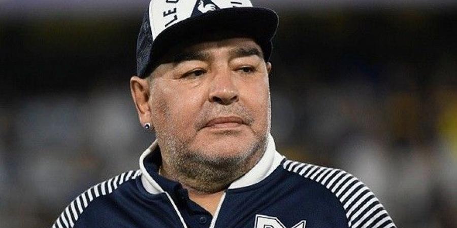 القضاء الأرجنتيني يلاحق شقيقتَي مارادونا بتهمة الاحتيال ويحجز أصولاً بقيمة ملياري بيزو