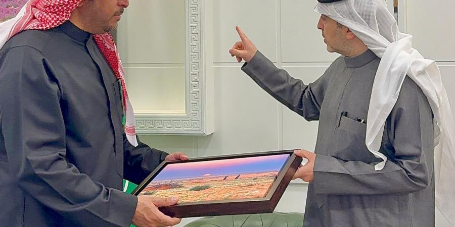 مدير عام فرع وزارة البيئة بالحدود الشمالية يزور أمانة المنطقة