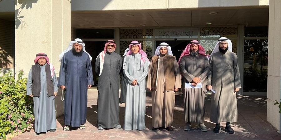 وزير «الأوقاف» يطلع على سير الأعمال الخدمية في إدارة مساجد الفروانية