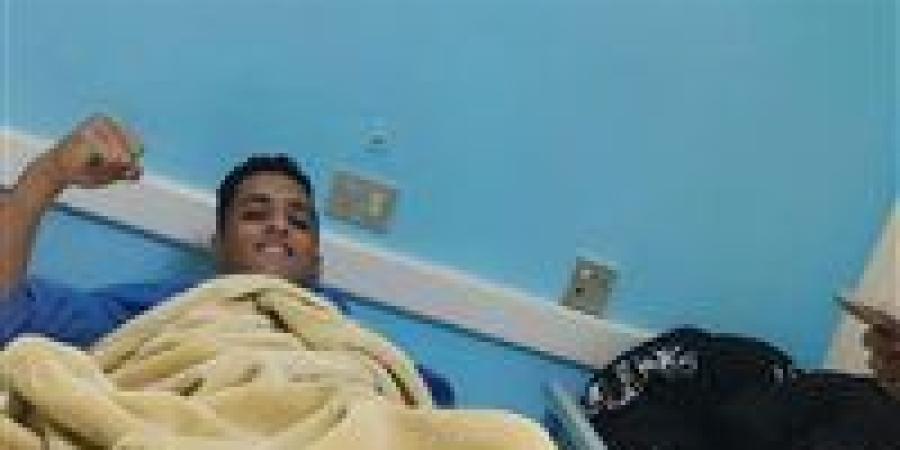 نجاح عملية الرباط الصليبي لعمرو محمد علي جناح أيمن فريق النصر للتعدين