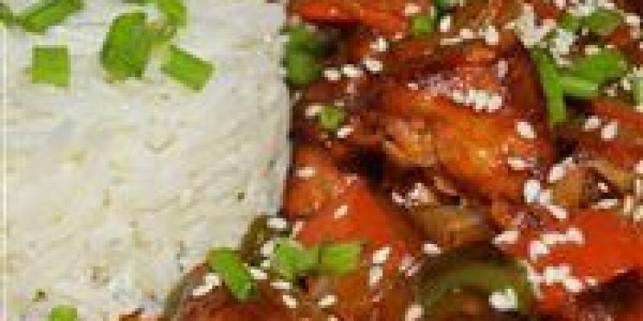 الدجاج الصيني بالخضار وصفة سريعة بطعم المطاعم العالمية في منزلك