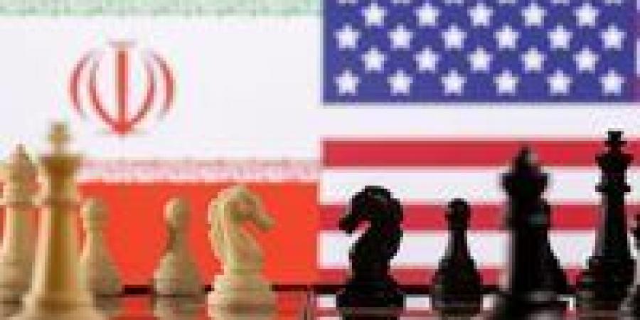 نائب رئيس البرلمان الإيراني: مضيق هرمز لن يفتح وقرار السلم والحرب بيد المرشد