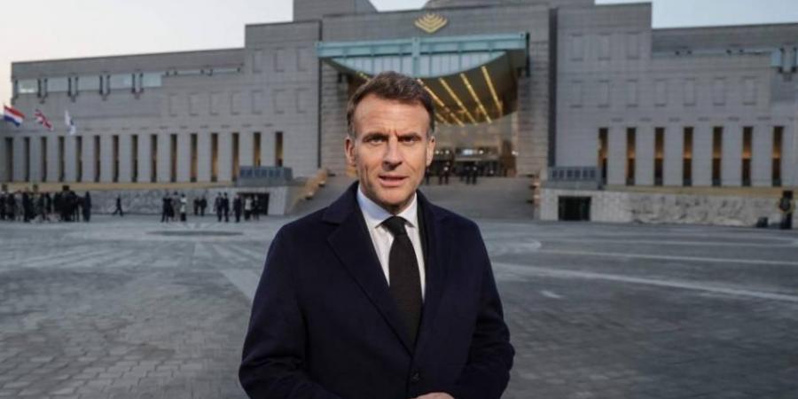 ماكرون: ترامب أفرغ الناتو من مضمونه.. والحرب لن تحل النووي الإيراني