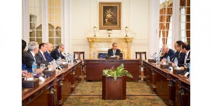 عبدالعاطي مستقبلاً وفد غرفة التجارة الأميركية: الاقتصاد المصري صلب وقادر على الصمود أمام تداعيات الأزمات الإقليمية والدولية