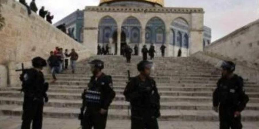 مندوب فلسطين بالجامعة العربية يحذر من خطورة إغلاق الاحتلال للمسجد الأقصى