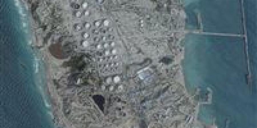 انفجار الموقف.. واشنطن تقصف جزيرة خرج والحرس الثوري ينتقم في بتروكيماويات السعودية