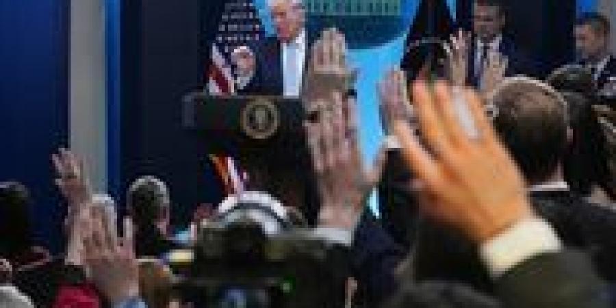 ترامب يهدد بسجن صحفيين بعد تسريب تفاصيل حساسة عن إنقاذ طيار في إيران