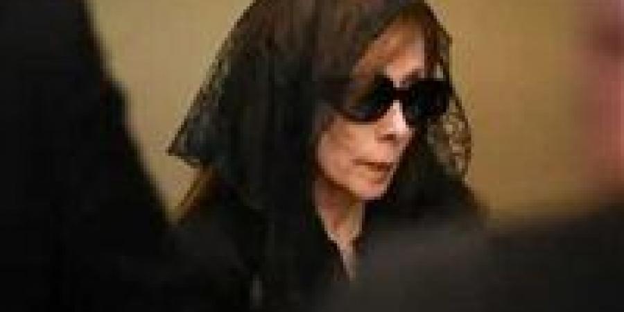 "رغم الاعتزال ".. هل تغني فيروز للبنان من جديد؟ نقيب الفنانين اللبناني يكشف مفاجأة