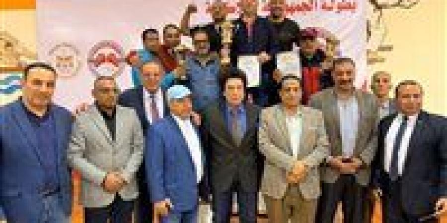 9
      ميداليات
      وكأس
      بطولة
      الجمهورية
      للملاكمة
      للمشروع
      القومي