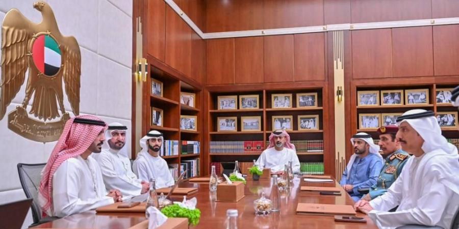 عمار
      بن
      حميد
      يعتمد
      حزمة
      قرارات
      تنفيذية
      ترسخ
      استدامة
      الأعمال
      في
      حكومة
      عجمان
      (فيديو)