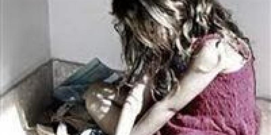 مأساة
      في
      الطالبية..
      أب
      مدمن
      ينهي
      حياة
      طفلته
      ضربًا
      ثم
      يختلق
      رواية
      حادث
      سير