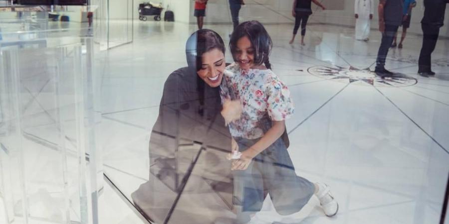 جولات
      إرشادية
      وورش
      مجانية
      تثري
      زيارة
      «اللوفر
      أبوظبي»