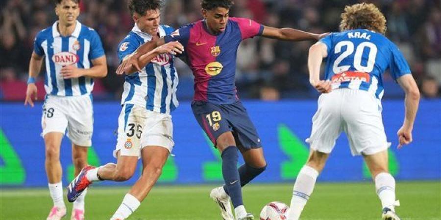 محدث
      لحظة
      بلحظة..
      نتيجة
      مباراة
      برشلونة
      وإسبانيول
      في
      الدوري
      الإسباني