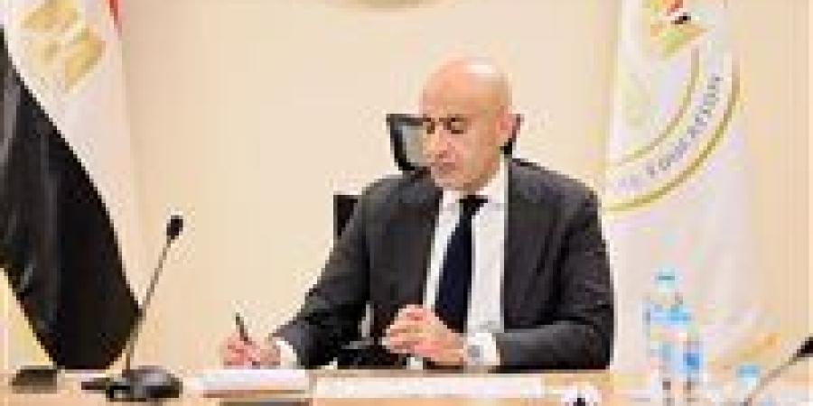 حقيقة
      استكمال
      الدراسة
      أون
      لاين
      هذا
      الأسبوع..
      التعليم
      تكشف
      التفاصيل
      وموقف
      المدارس