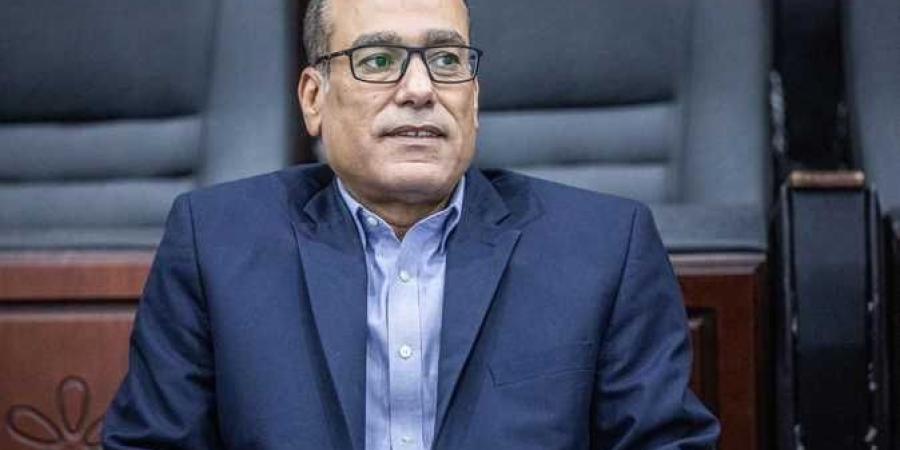 مصطفى
      عزام:
      لا
      يحق
      للأهلي
      اصطحاب
      خبير
      صوتيات
      والاستماع
      للفار
      بضوابط