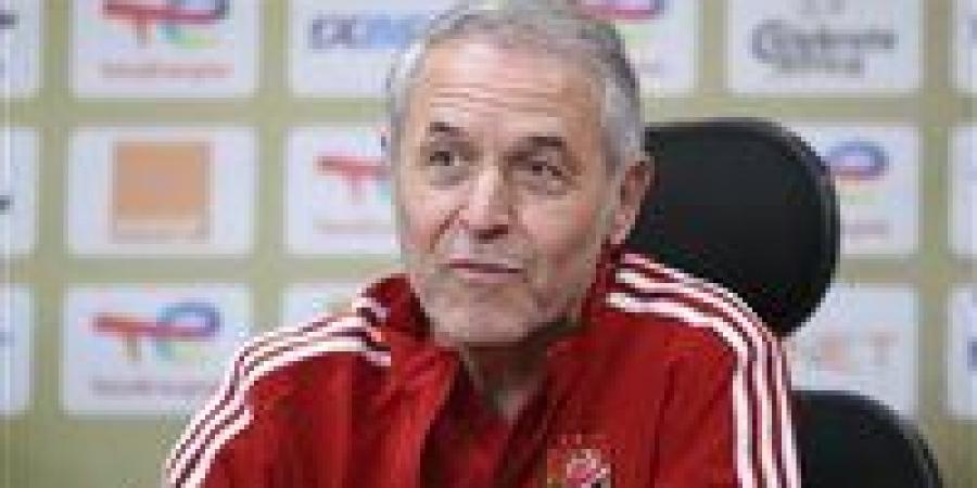 رسمياً..
      مارسيل
      كولر
      مديرا
      فنيا
      لنادي
      زيورخ
      السويسري