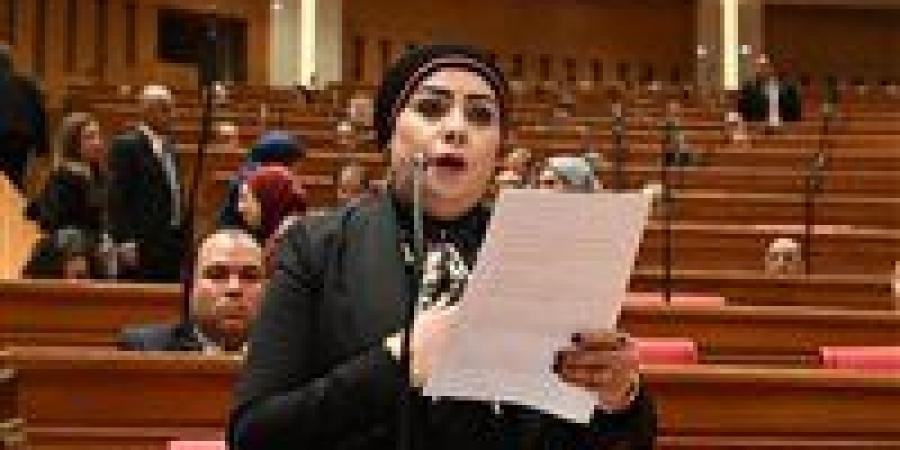 جيهان
      شاهين
      تثمن
      توجيهات
      الرئيس:
      قانون
      الأسرة
      الجديد
      ضرورة
      ملحّة
      لمعالجة
      اختلالات
      الواقع
      وتحقيق
      العدالة
      داخل
      الأسرة