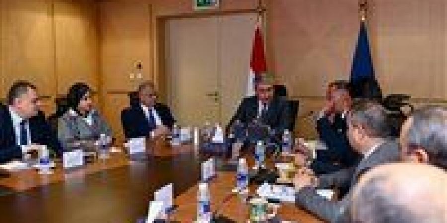 الآثار
      توافق
      على
      دراسة
      تحويل
      مبنى
      ملحق
      بالمتحف
      المصري
      الكبير
      إلى
      فندق