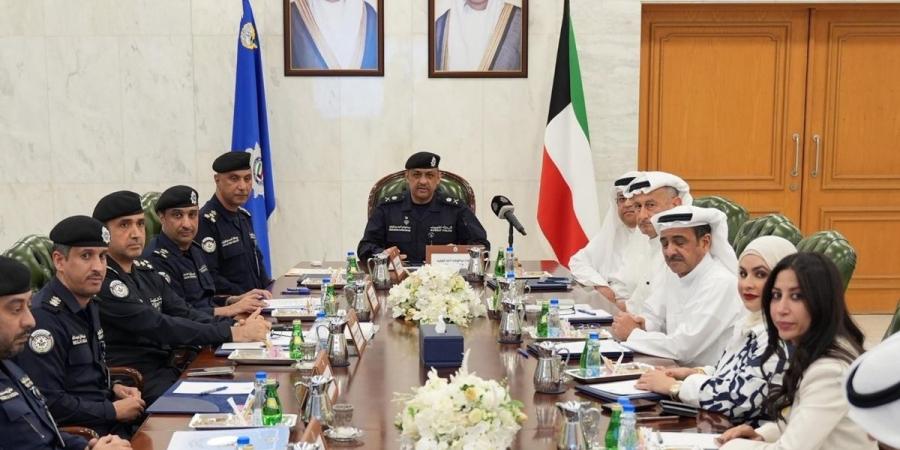 وكيل وزارة الداخلية يبحث مع اتحاد وكلاء السيارات تعزيز التعاون المشترك