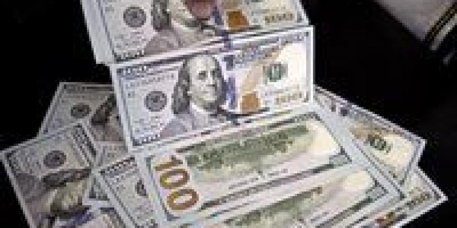 ضربات
      أمنية
      جديدة
      لمواجهة
      السوق
      السوداء
      للعملات:
      6
      ملايين
      جنيه
      حجم
      تعاملات
      غير
      مشروعة