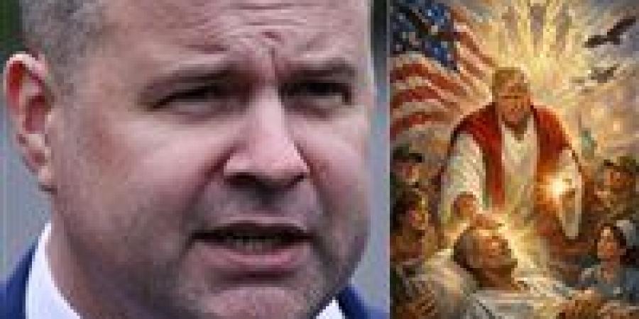 كواليس
      صورة
      ترامب
      المحذوفة..
      "عميل
      الفوضى"
      المتهم
      الأول
      في
      أزمة
      "المسيح"