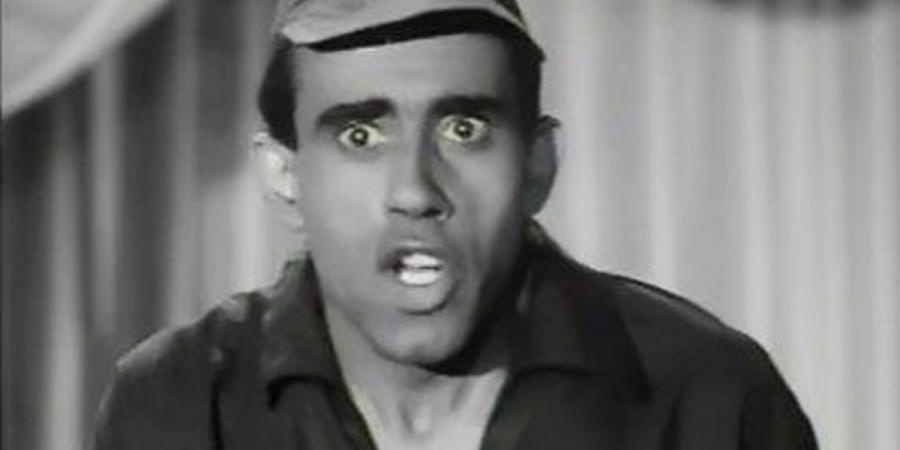 كان
      بيفطر
      بامية..
      سمير
      غانم
      يكشف
      سر
      غريب
      عن
      الضيف
      أحمد