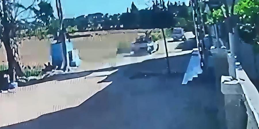 بيتنا
      اتخرب
      ..
      شقيقان
      يستغيثان
      بعد
      قيام
      3
      أشخاص
      يستقلون
      سيارة
      بالشرقية
      بسرقة
      أنابيب
      ومبلغ
      مالي
      منهما