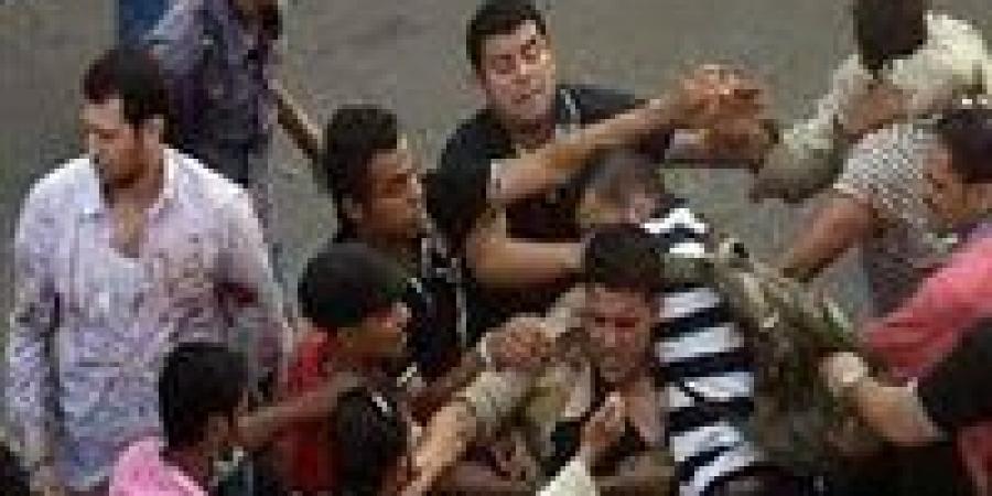 ميراث
      يتحول
      لمعركة..
      أسرة
      تُطرد
      من
      منزلها
      في
      البحيرة