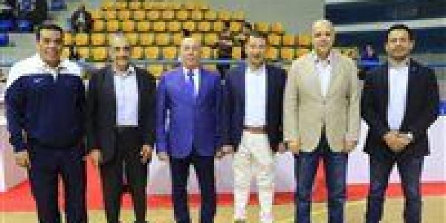 رئيس
      الاتحاد
      الأفريقي
      والمصري
      يتفقدان
      دورة
      الحكام
      بالكاراتيه