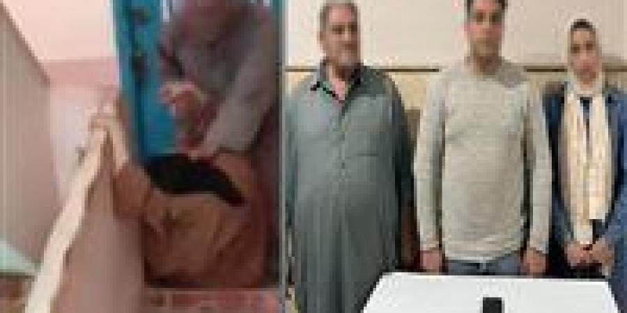 أقل
      من
      24
      ساعة..
      ضبط
      المسن
      المتهم
      بضرب
      زوجة
      ابنه
      في
      كفر
      الشيخ