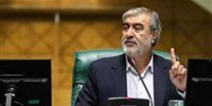 «حذرناكم
      سابقاً
      والآن
      استمتعوا
      بالنتيجة»..
      رسالة
      من
      إيران
      لـ
      أمريكا
      بعد
      إعادة
      غلق
      هرمز