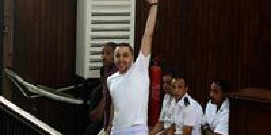 تجديد
      حبس
      سيد
      مشاغب
      و5
      آخرين
      لإثارة
      الشغب
      وتعطيل
      المرور
      ببولاق
      الدكرور