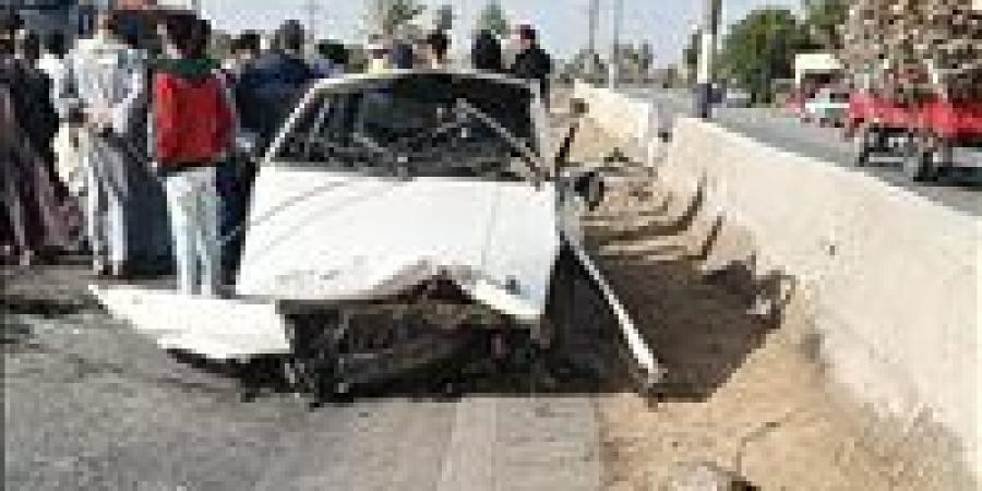 بين
      ملاكي
      وأتوبيس..
      إصابة
      3
      أشخاص
      في
      تصادم
      على
      طريق
      قنا
      الزراعي