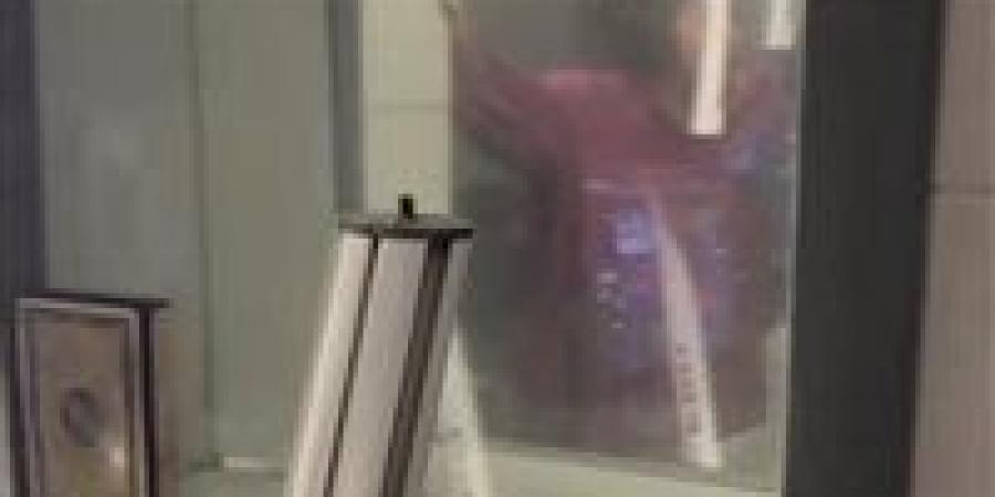 عايزة
      اشتكي..
      عزيز
      الشافعي
      يكشف
      عن
      عودة
      قوية
      لـ
      شيرين
      عبد
      الوهاب
      |فيديو