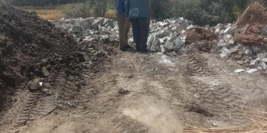 محافظ
      الفيوم
      يضرب
      بيدٍ
      من
      حديد:
      إزالة
      فورية
      لتعدٍ
      على
      أرض
      زراعية
      بزاوية
      الكرادسة
      واستبعاد
      مسؤول
      مقصر