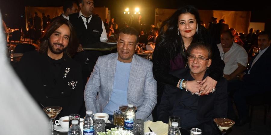 شاليمار
      شربتلي
      تخطف
      الأنظار
      في
      أحدث
      ظهور
      برفقة
      زوجها
      خالد
      يوسف|
      صور