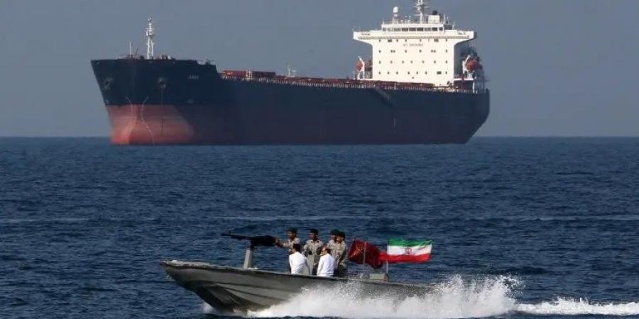 إيران تعلن إعادة إغلاق مضيق هرمز واستمرار الرقابة المشددة بسبب الحصار الأمريكي