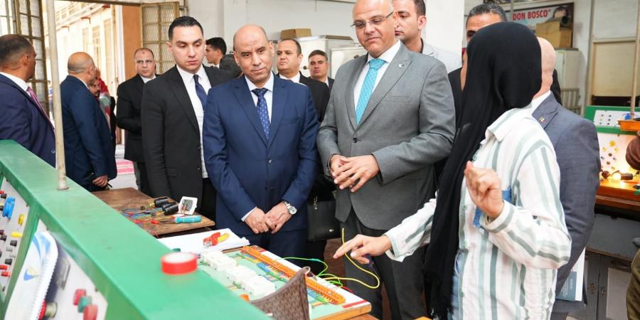 وزير
      العمل
      يعلن
      عن
      1200
      منحة
      تدريبية
      مجانية
      لتأهيل
      الشباب
      لسوق
      العمل