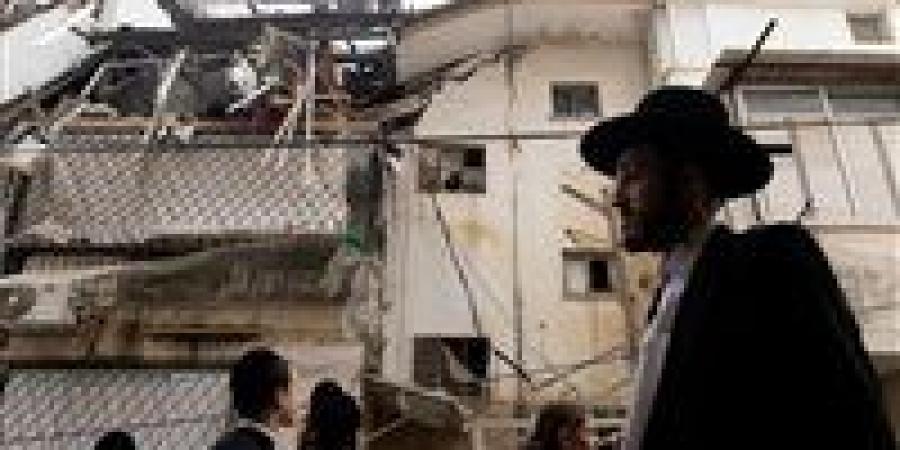 سلاح
      رخيص
      أبهر
      العالم..
      رحلة
      الطائرات
      المسيرة
      الإيرانية
      من
      مختبرات
      أصفهان
      إلى
      سماء
      أوكرانيا