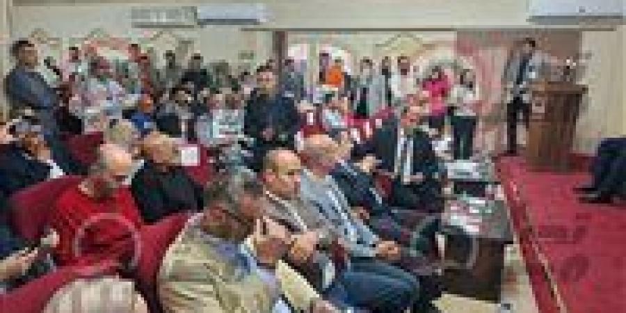 «مظلة
      أمان
      للمطلقة
      والأبناء
      وضمان
      مسكن»..
      حزب
      العدل
      يقترح
      إنشاء
      صندوق
      لدعم
      الأسرة
      بمشروع
      قانون
      الأحوال
      الشخصية