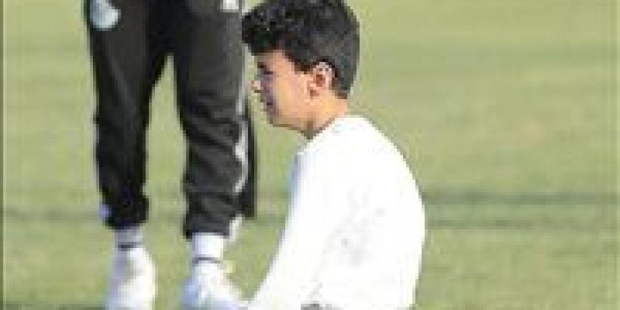 في
      نوبة
      بكاء
      حاد..
      نجل
      مدرب
      شباب
      سمنود
      يشارك
      والده
      الحزن
      علي
      ضياع
      الصعود
      للقسم
      الثالث