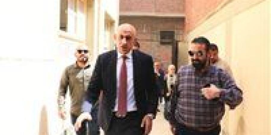 وزير
      التعليم
      يفاجئ
      مدارس
      المرج
      بقرارات
      حاسمة
      لإنهاء
      الفترات
      المسائية
      قبل
      العام
      الجديد